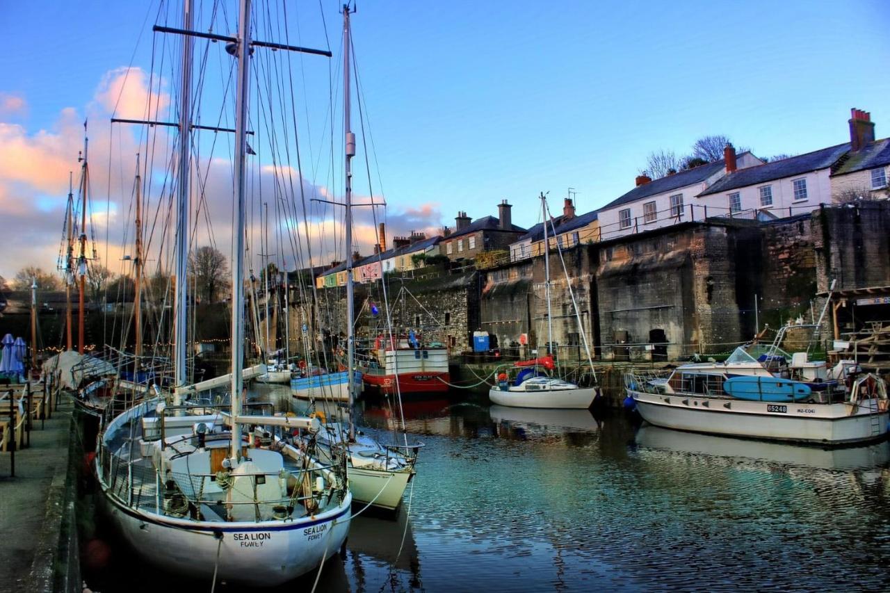 Stunning Yacht Sea Lion In Charlestown Harbour, Cornwall Hotell Exteriör bild