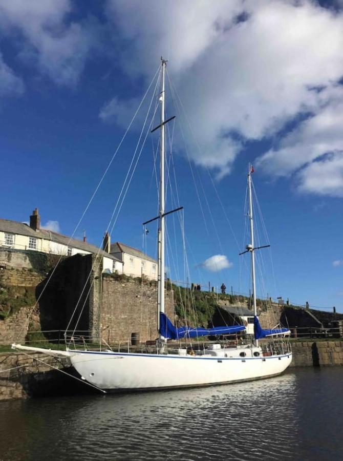 Stunning Yacht Sea Lion In Charlestown Harbour, Cornwall Hotell Exteriör bild