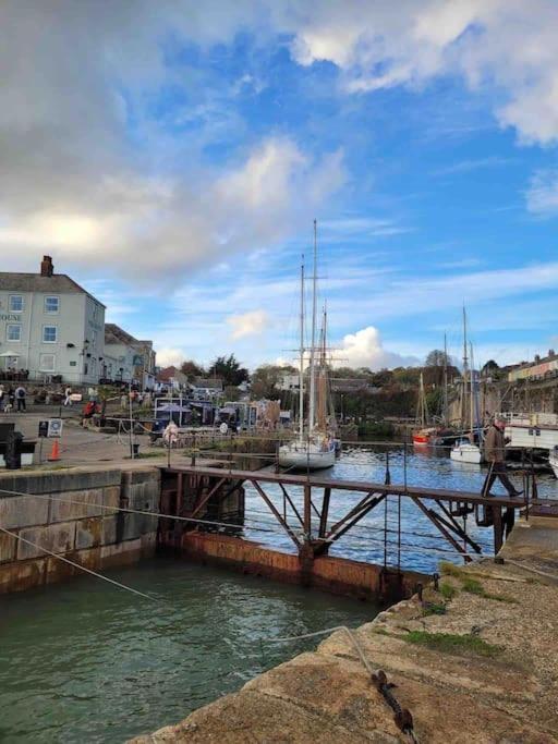 Stunning Yacht Sea Lion In Charlestown Harbour, Cornwall Hotell Exteriör bild
