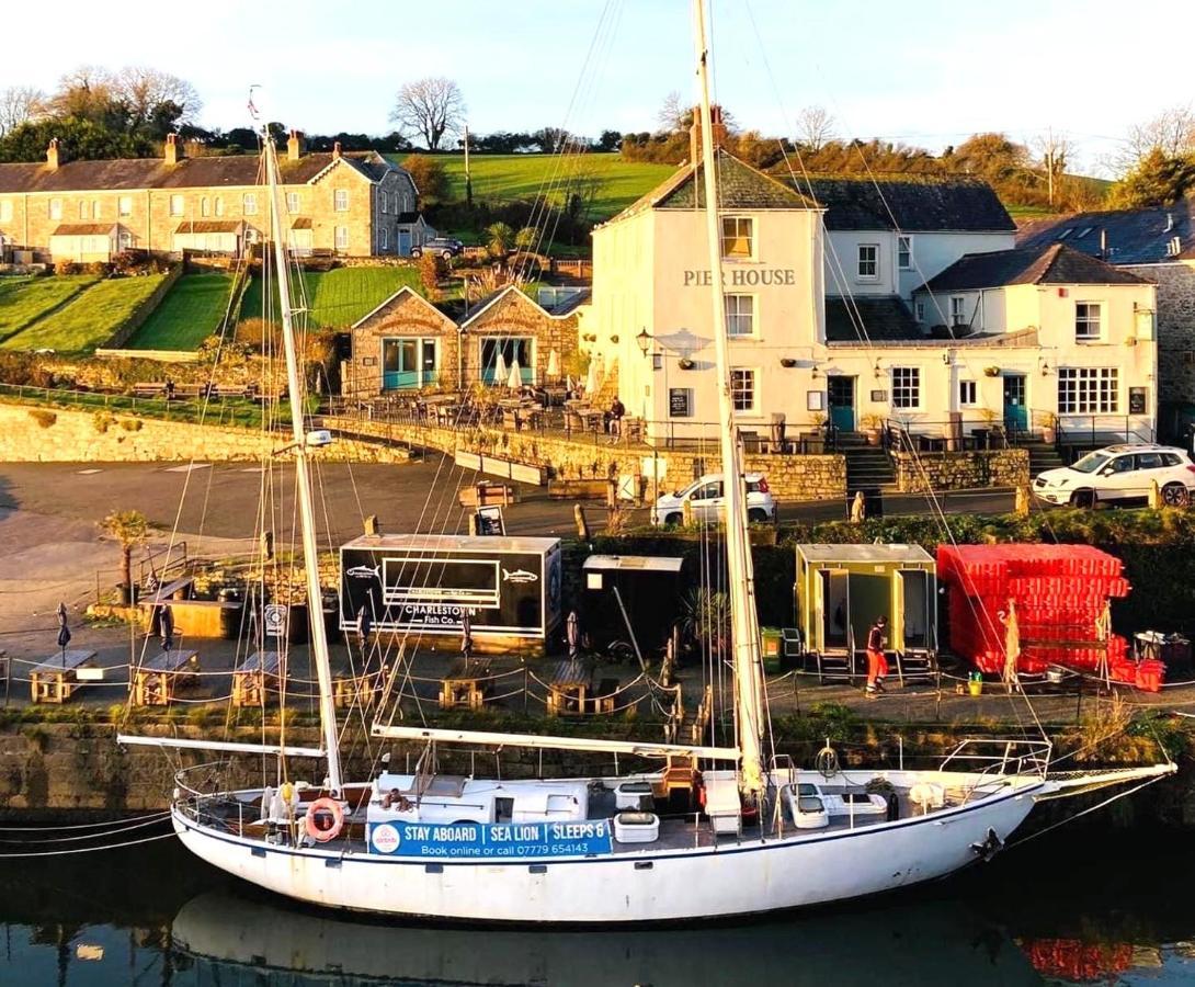 Stunning Yacht Sea Lion In Charlestown Harbour, Cornwall Hotell Exteriör bild