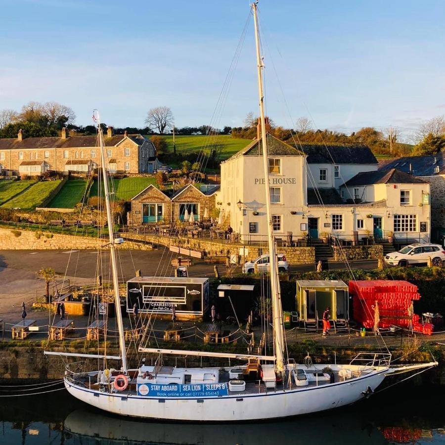 Stunning Yacht Sea Lion In Charlestown Harbour, Cornwall Hotell Exteriör bild